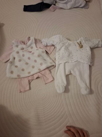 2 vêtements fille 1 mois
