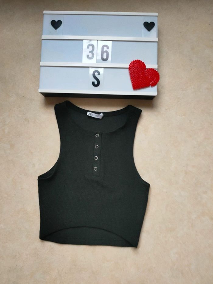 Top sans manches noir taille 36 marque Zara
