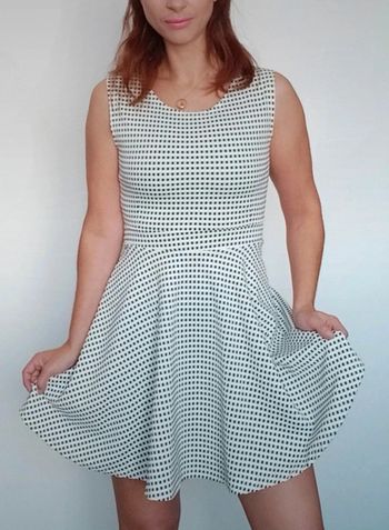 Robe patineuse été noire et blanche chic taille unique