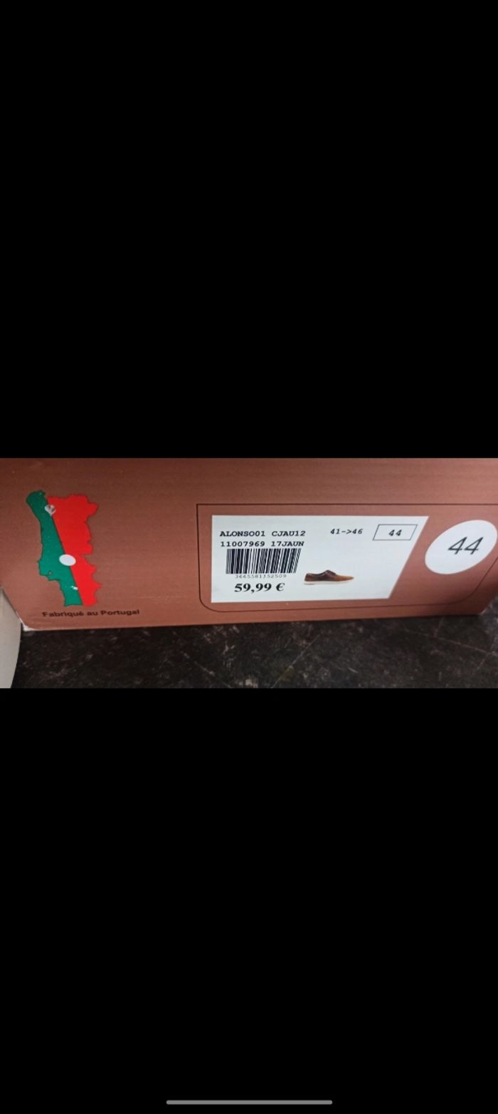 Chaussures ville Trek Stone neuve - photo numéro 4