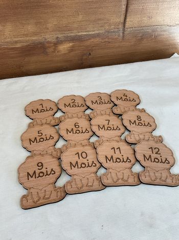 Carte étape bébé en bois lion