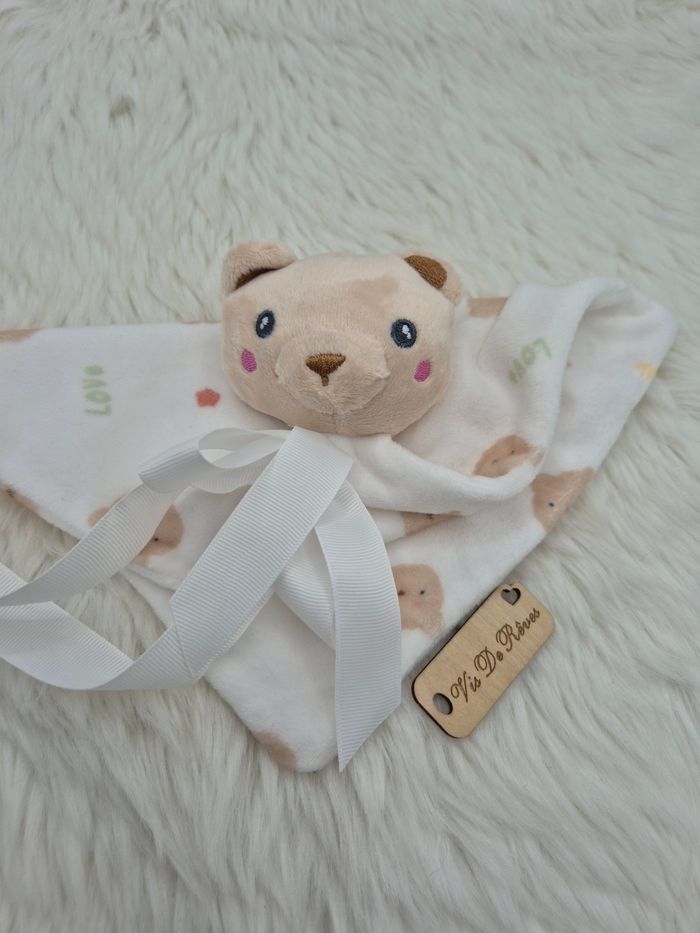 Doudou plat losange tête ours beige blanc coeurs love - photo numéro 2