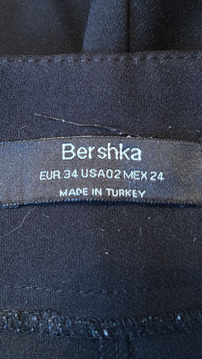 Pantalon noir avec ceinture Bershka T34 - photo numéro 3