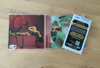 CD Taylor Swift - The Life of a Showgirl - autographe authentifié avec coeur 