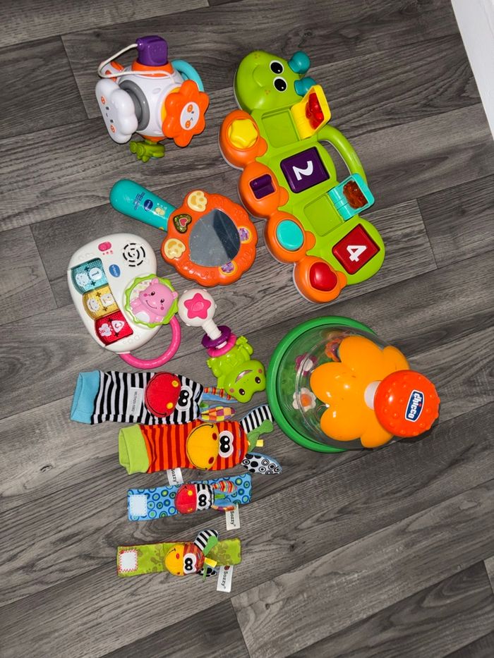 Lot de jouets - photo numéro 2