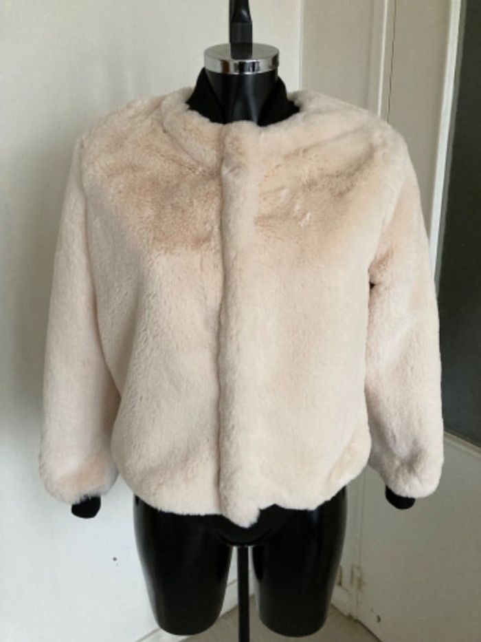 Veste / blouson en fausse fourrure / pilou pilou taille 36/S