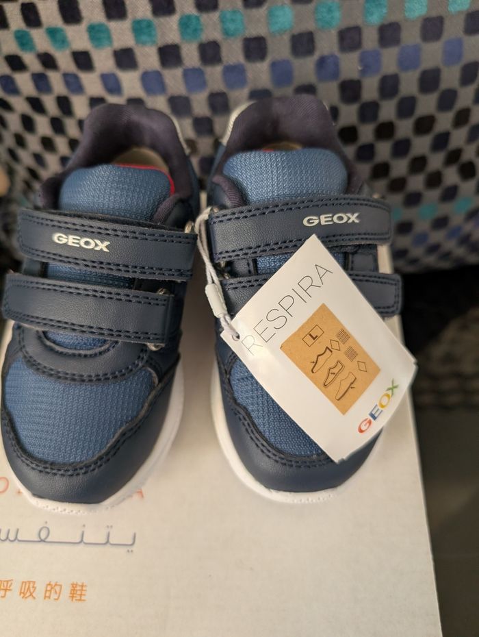 Baskets garçon ultralegeres. Taille 22. Neuf. Geox - photo numéro 4