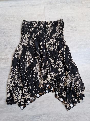 Top River Island 34 neuf smocké à la poitrine et perles en bas