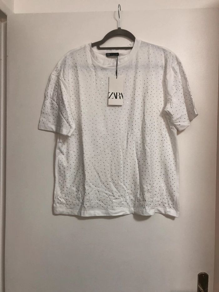 Superbe beau t-shirt à strass Zara neuf avec étiquette taille M