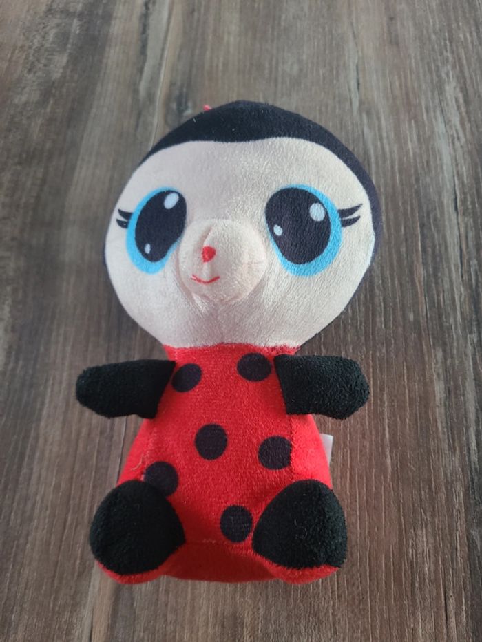 Peluche coccinelle