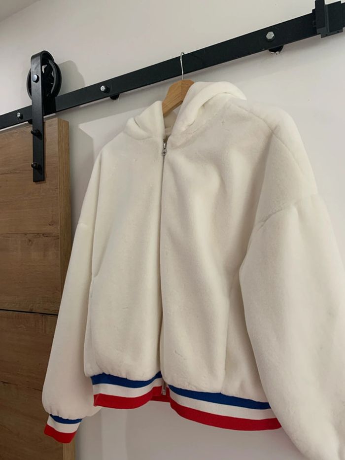 Veste douce Levi s blanche capuche