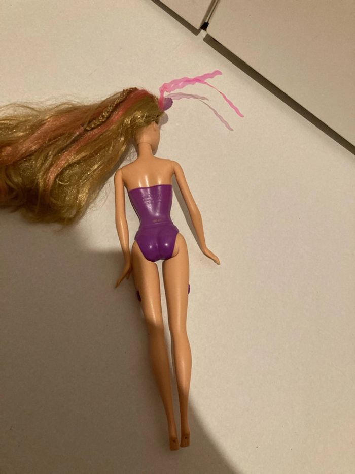 Très jolie barbie Mattel 2013 - photo numéro 4