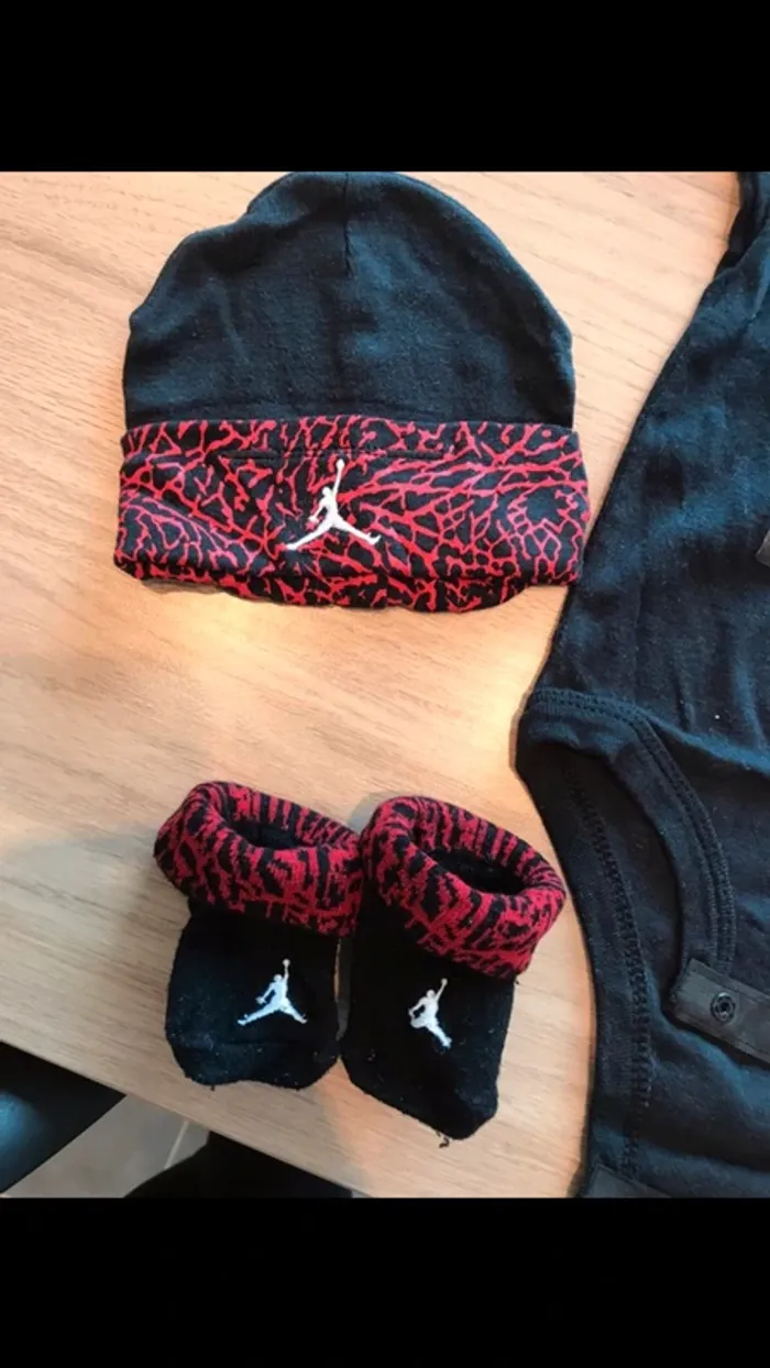 Ensemble Jordan taille 0/6 mois - photo numéro 2