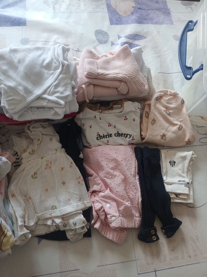 Lots vêtements 1 mois - photo numéro 3