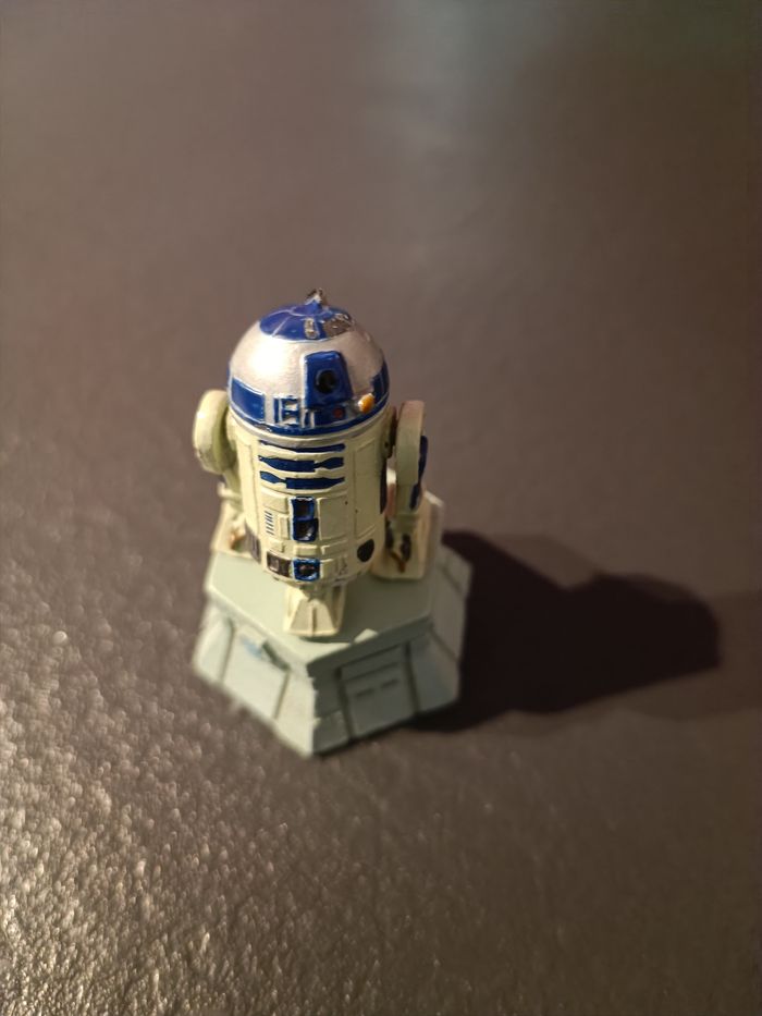 Piece échec en plomb Star Wars R2 D2