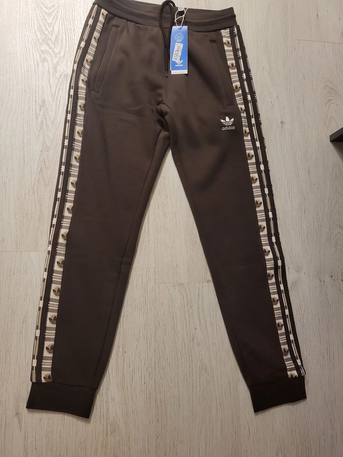 Jogging homme - photo numéro 4