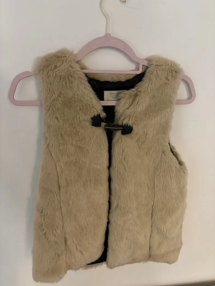 Veste sans manches en fourrure ZARA Girls
