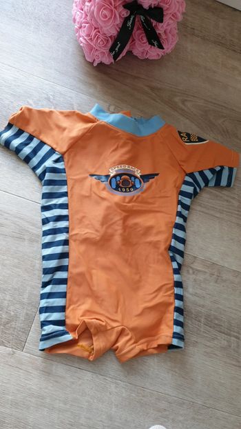 Combinaison piscine bébé