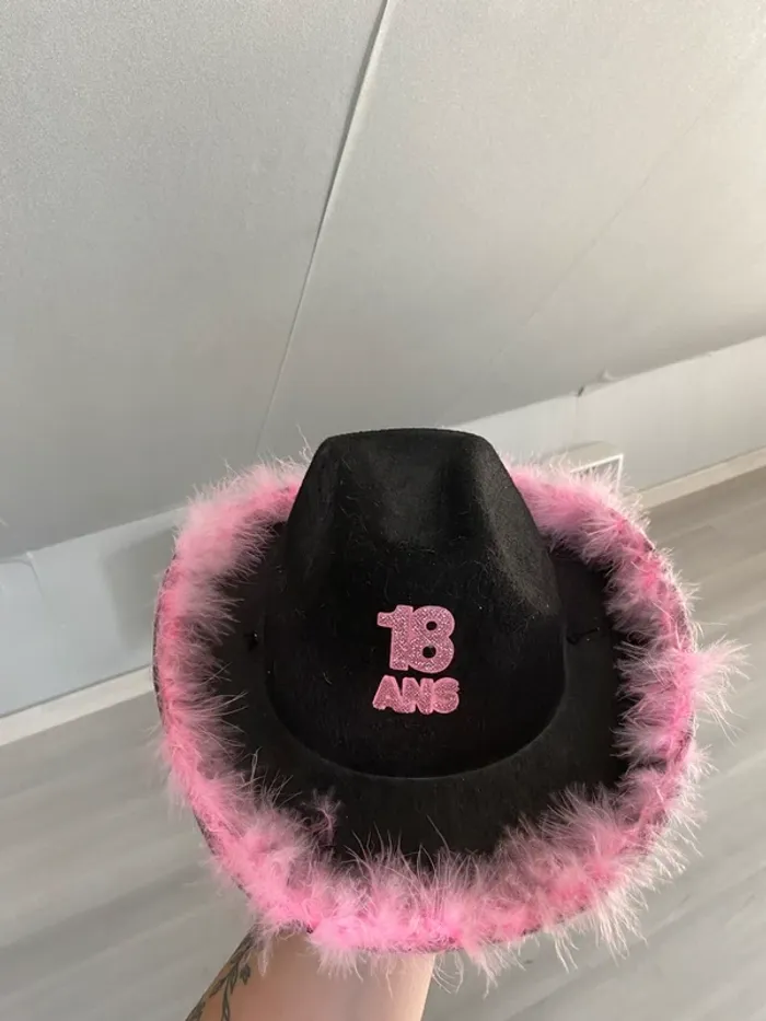 Chapeau 18 ans - photo numéro 3