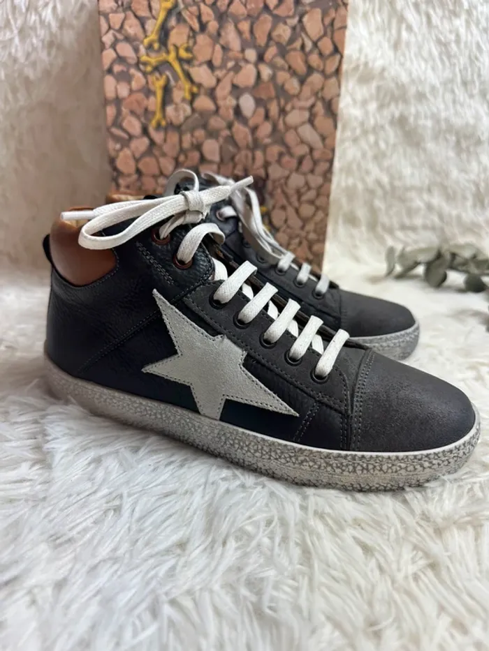 Paire de basket montantes Stones and Bones taille 34 - photo numéro 2