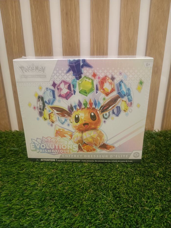 Coffret pokémon écarlate et violet évolutions prismatiques