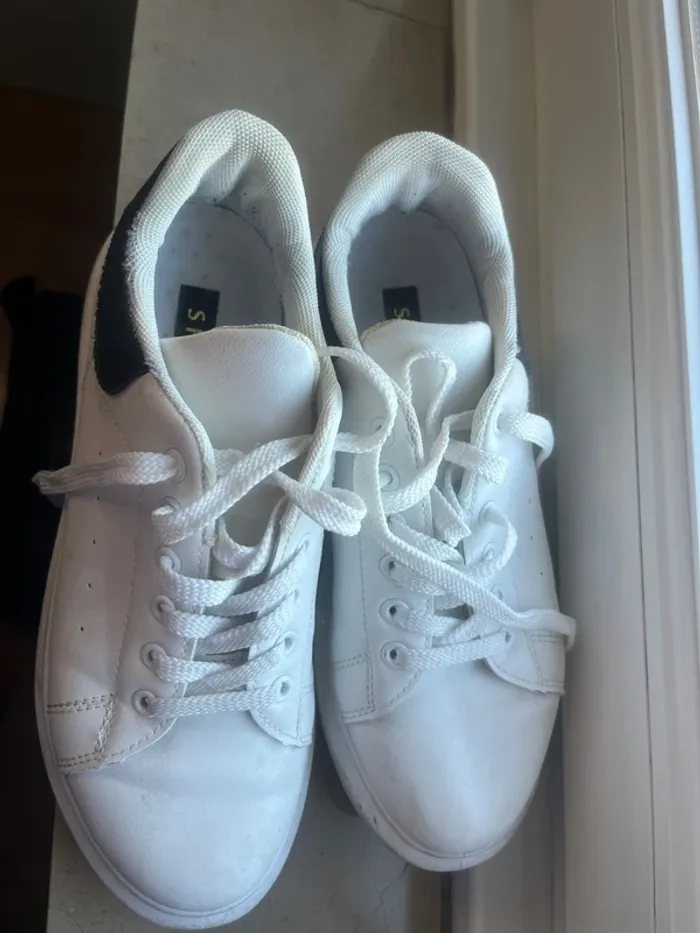 🔹 Baskets Blanches Détail Noir – Shein 🔹 - photo numéro 7