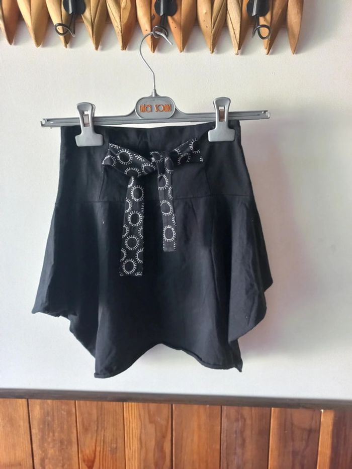 Jupe noire asymétrique