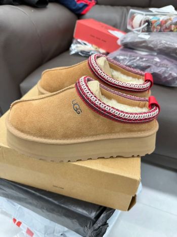 UGG Tazz II 38
