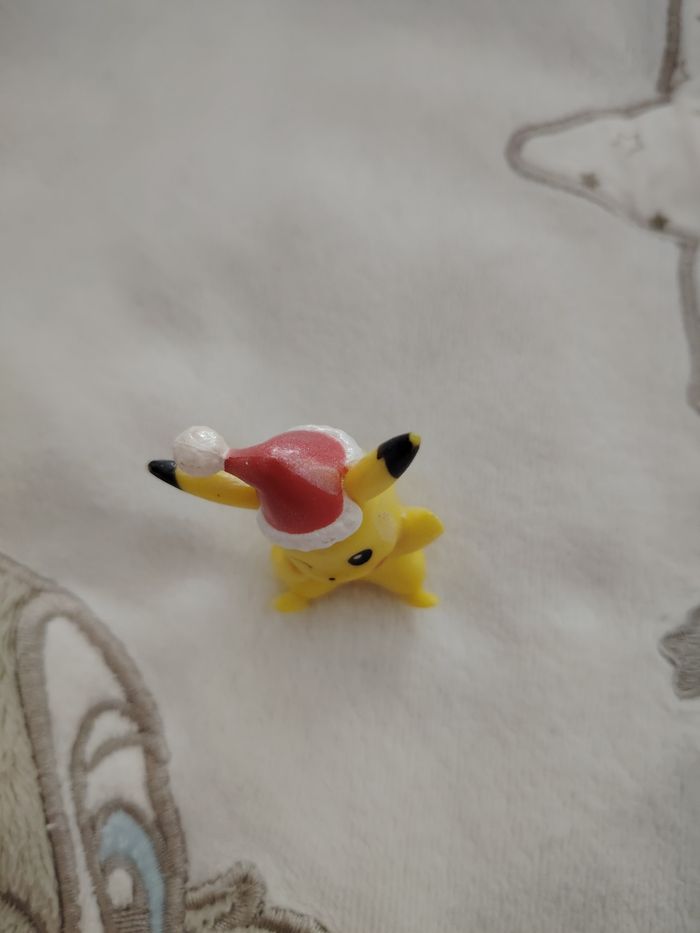Pikachu noel - photo numéro 2