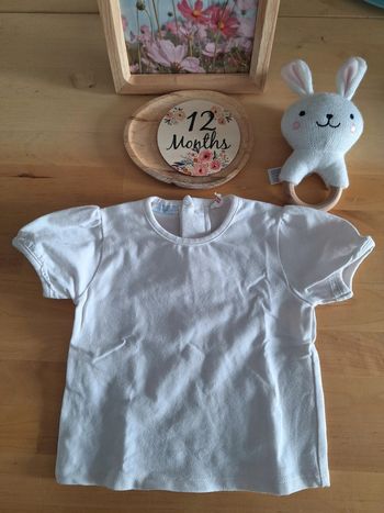 T-shirt manches courtes pour fille taille 12mois très bon état