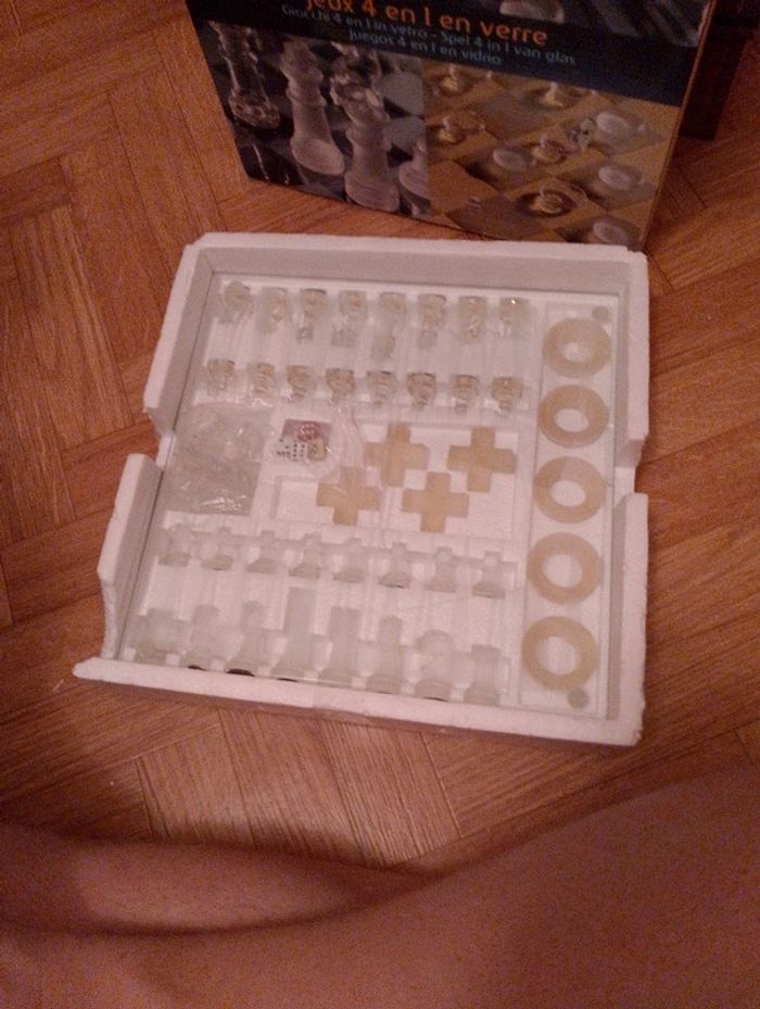 Jeux 4 en 1 en verre - photo numéro 3
