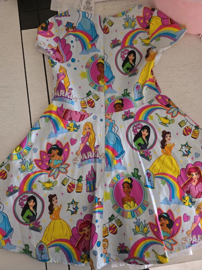 Robe disney 5/6 ans - photo numéro 4