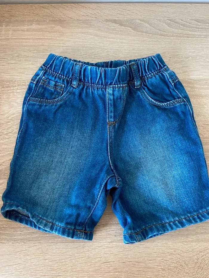 Short tape à l’œil