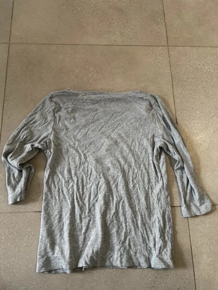 Haut gris madeleine, très bon état ,taille L - photo numéro 3