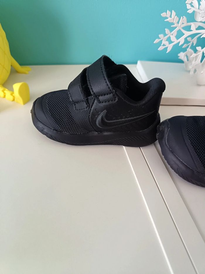Basket Nike taille 18,5 - photo numéro 3