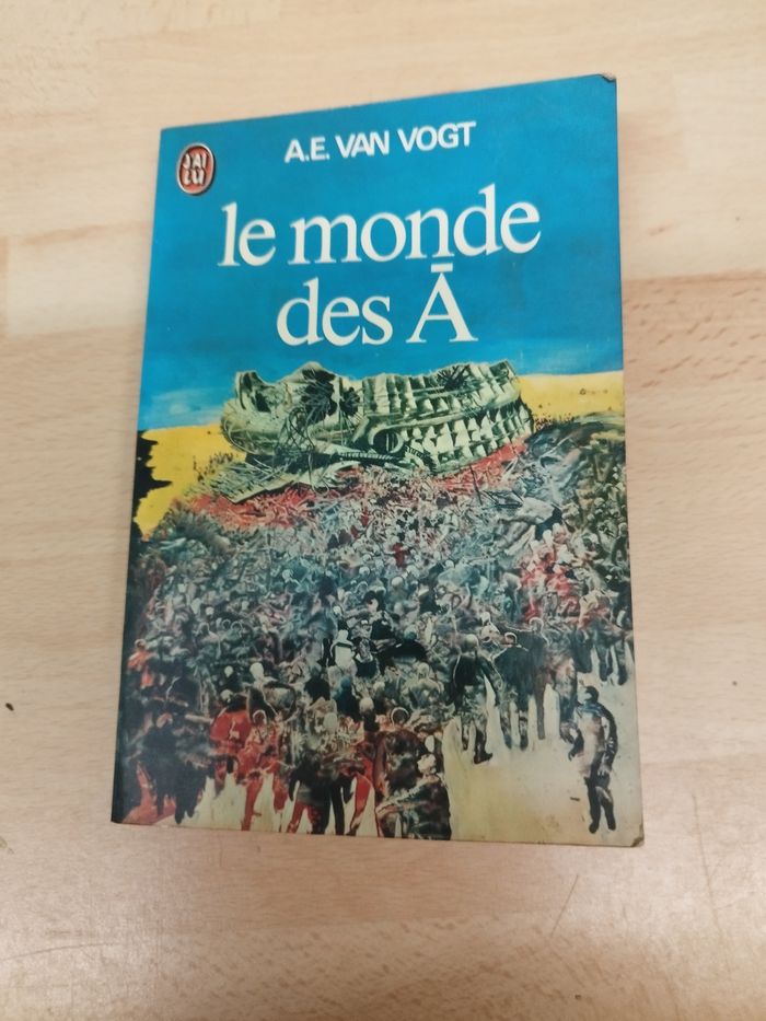 Livre anticipation, science fiction Le monde des Ã A.E. Van Vogt