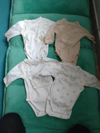Lot bodies naissance Gémo