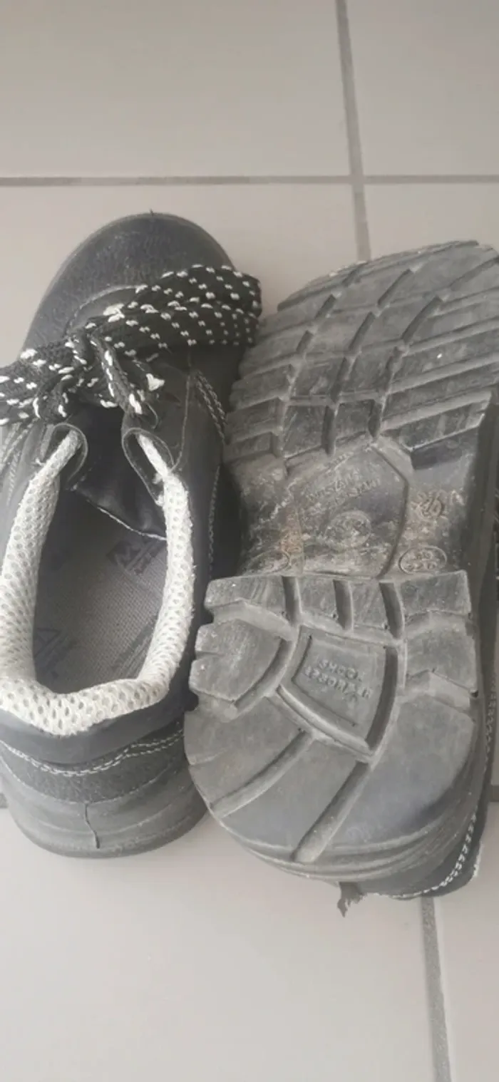 Chaussure de sécurité jardinage T38. 5 - photo numéro 4