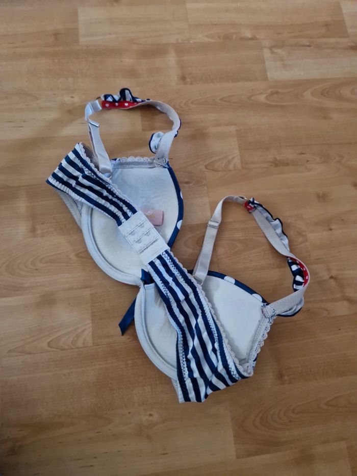 Soutien gorge - photo numéro 2