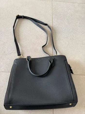 Sac à main Hexagona noir, il ya des marques d'usures, 33*26cm