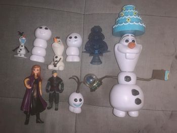 Lot figurines la reine des neiges