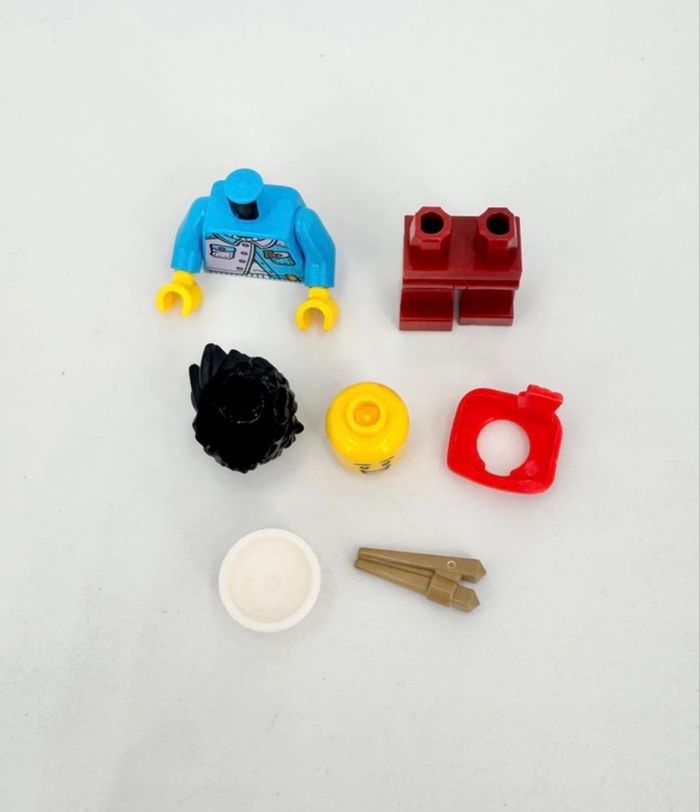 Lego Figurines Nouvel An Chinois : Père de famille muni de la vaisselle traditionnelle- NEUF - photo numéro 6