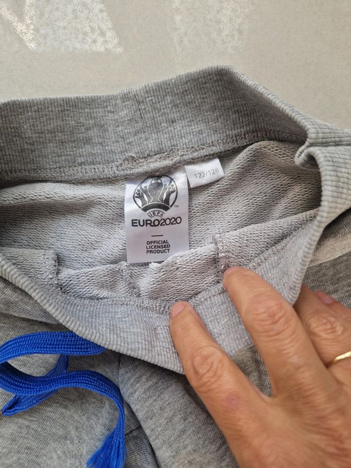 1 short 7-8 ans 122-128 cm gris marque jurassic WORLD - photo numéro 2