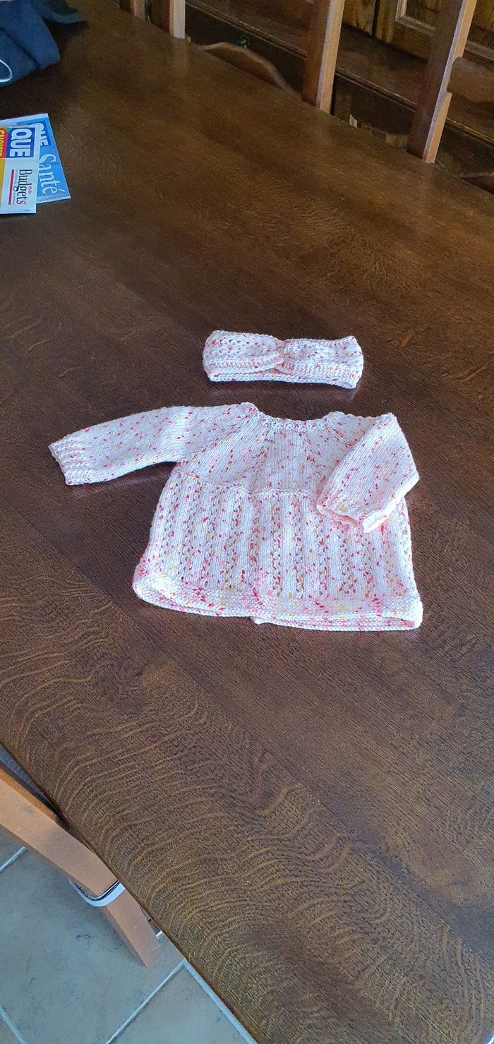 Brassière/gilet  et bandeau assorti au tricot - photo numéro 2