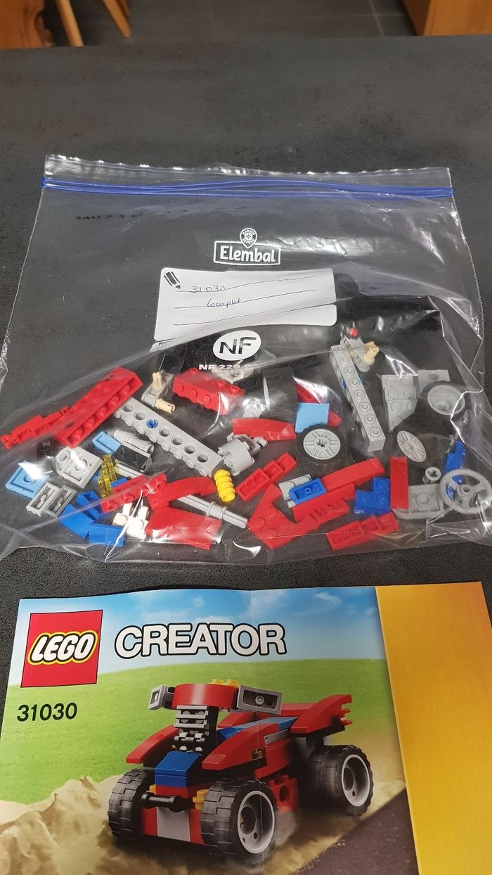 Lego creator 31030: le kart rouge - photo numéro 2