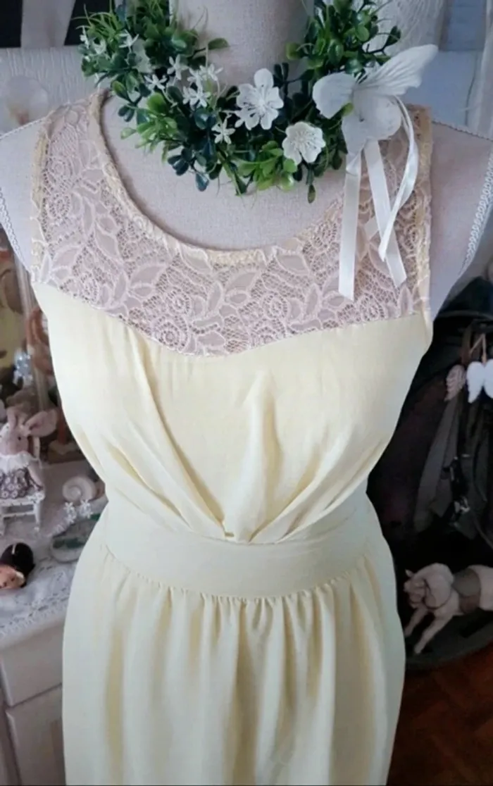 Robe asymétrique jaune dos sexy dentelle dos & poitrine Taille 38/40
