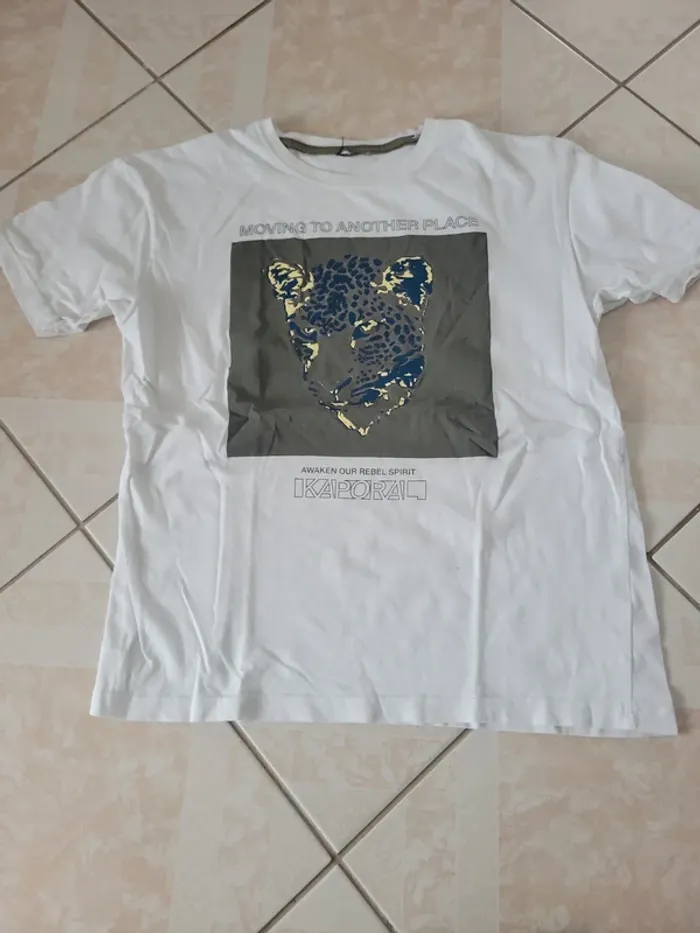 Tee-shirt taille 14 ans