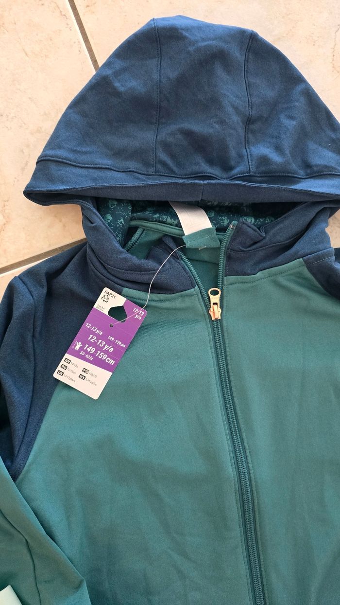 🩷😍 Ensemble de sport, sweat zippé, teeshirt mc et short 12/13ans fille 🩷 - photo numéro 4