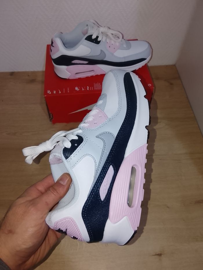 Nike Air Max 90 taille 37.5 - photo numéro 2