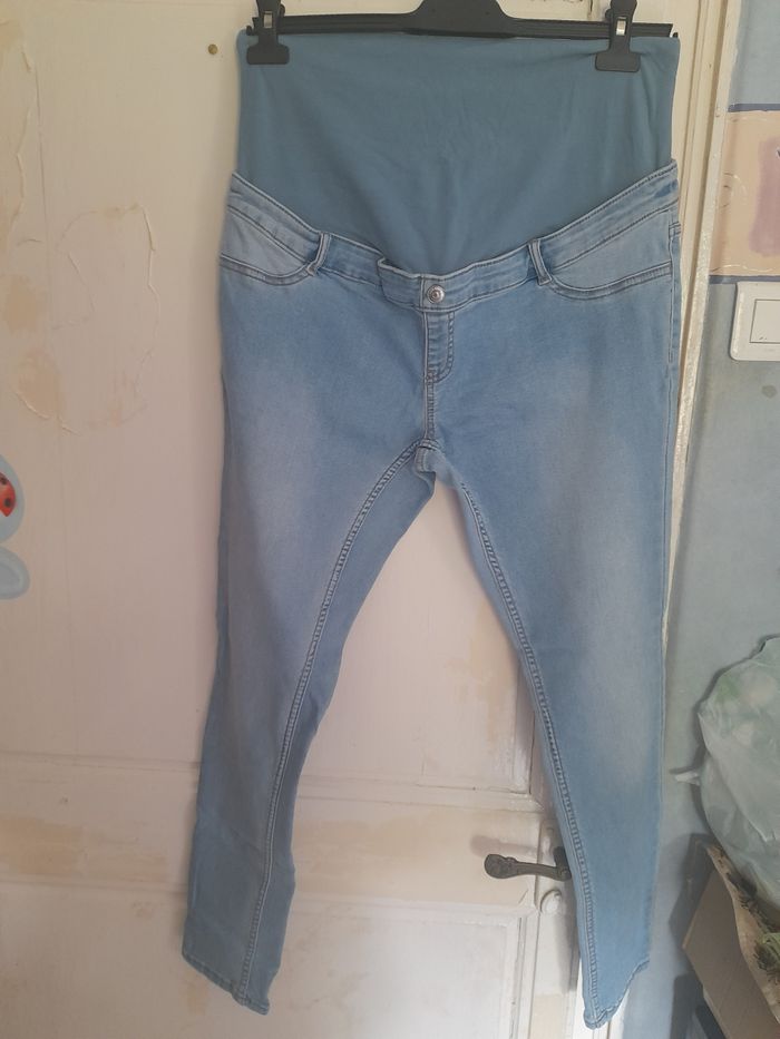 Jeans de grossesse bleu, marque Kiabi, taille 44